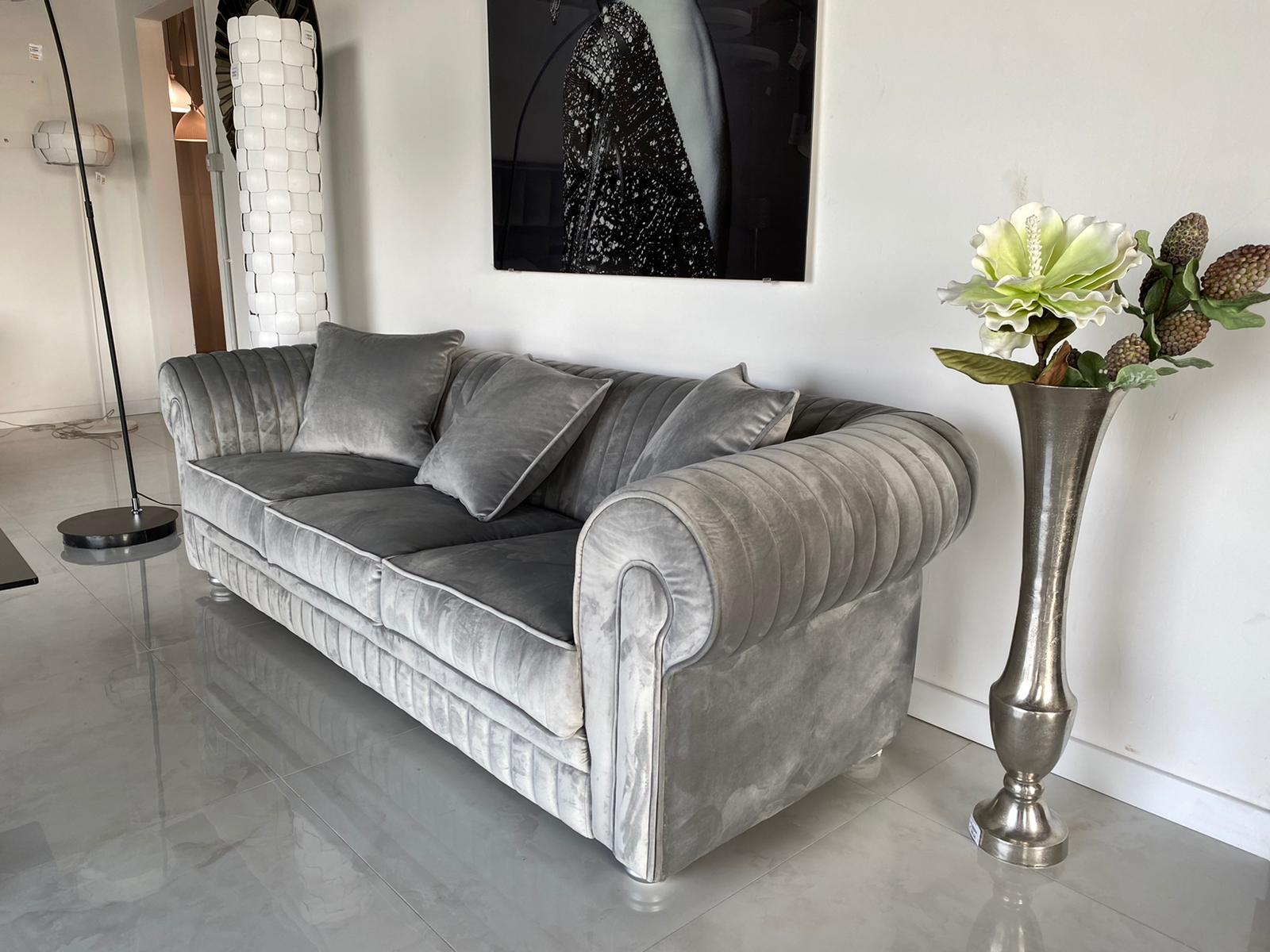 Divano fascia grigio - immagine 5