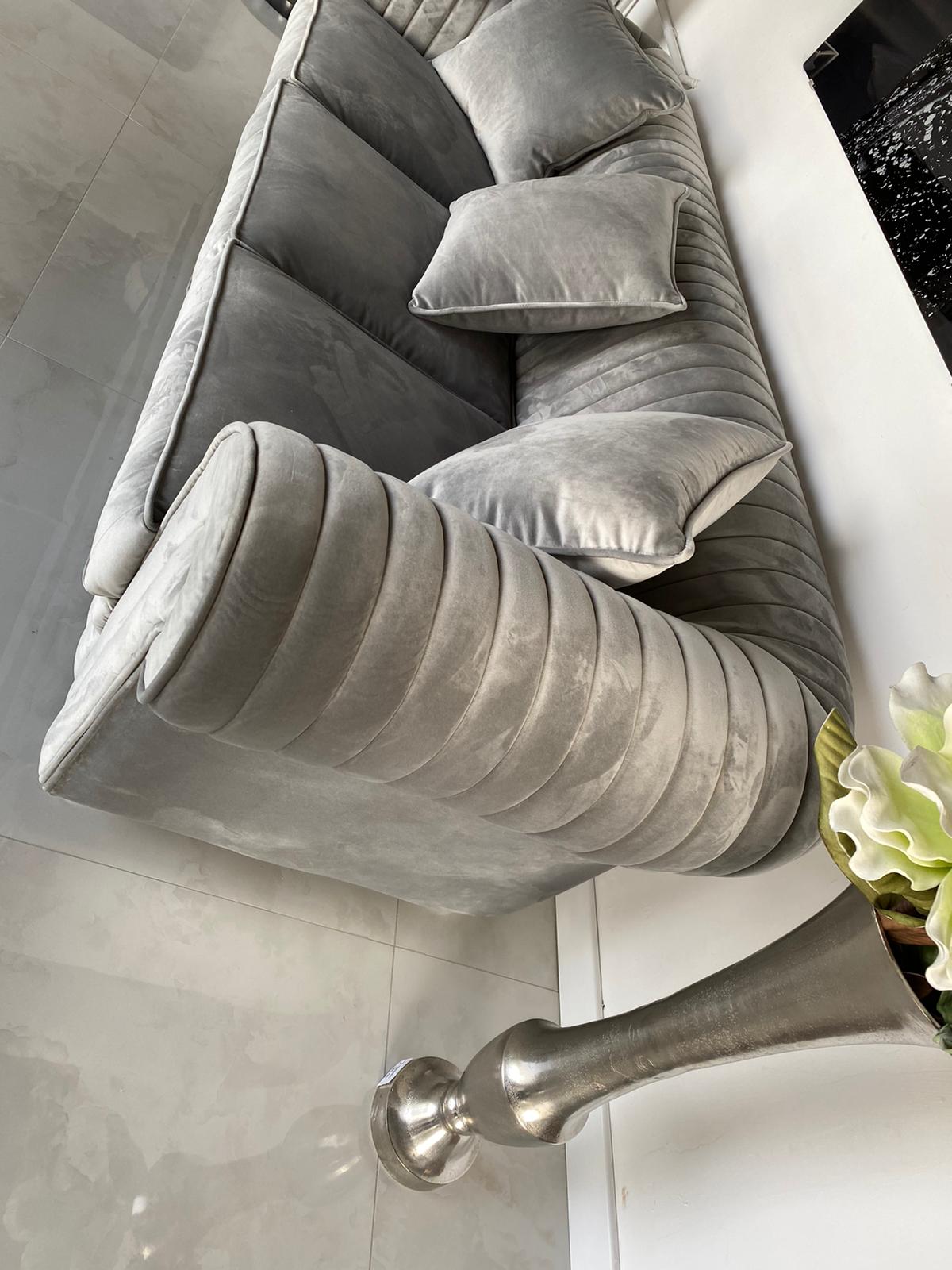 Divano fascia grigio - immagine 6