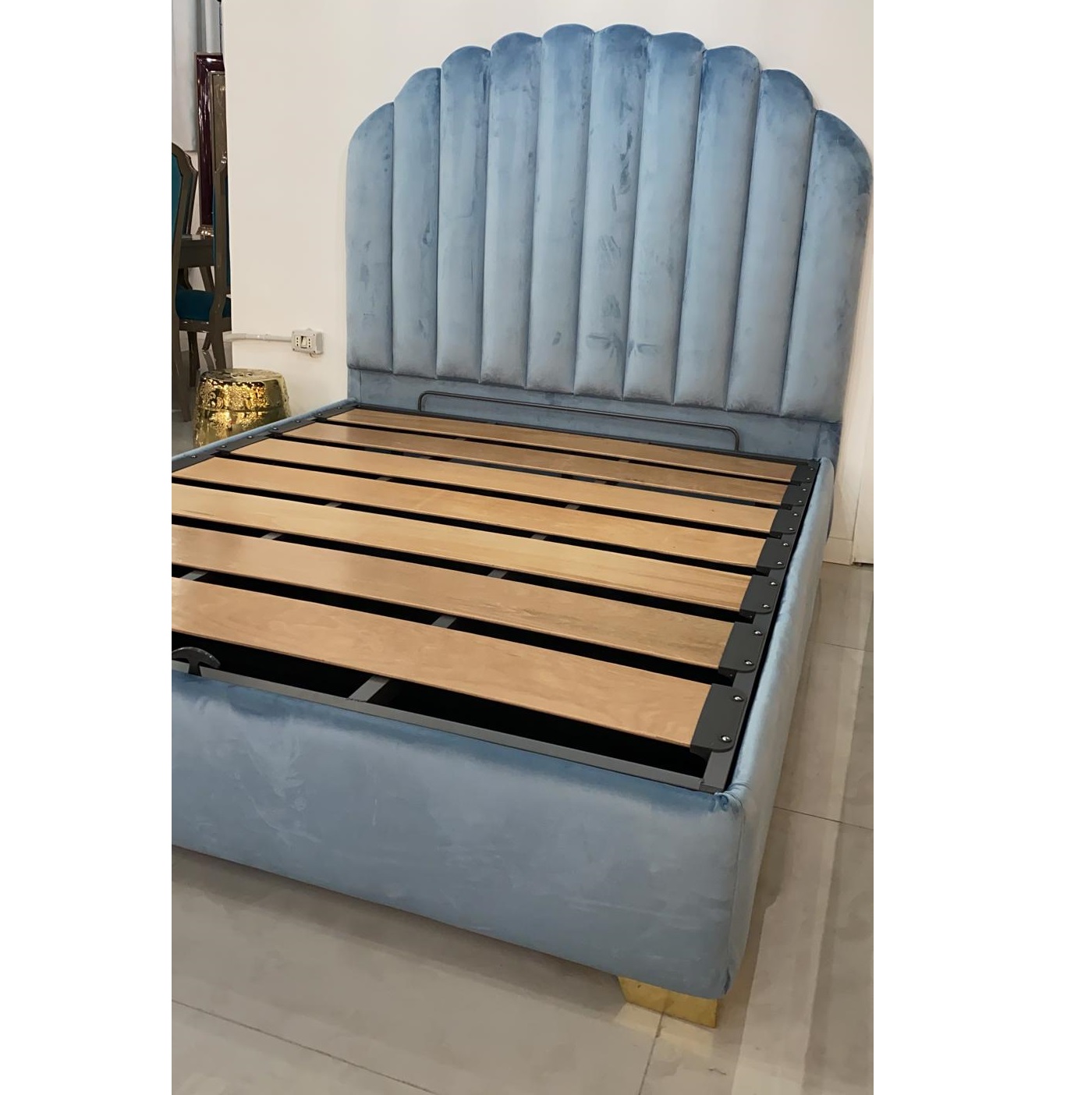 Letto matrimoniale contenitore azzurro