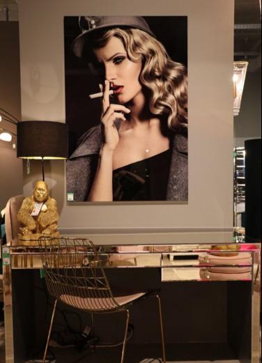 Quadro vetro donna smoke