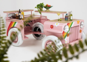 Mobile bar rosa auto fiori