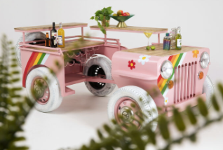 Mobile bar rosa auto fiori